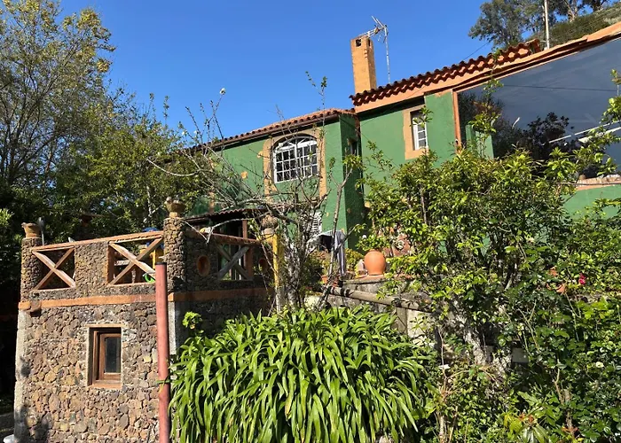 Matos, Canarian House In シャレー *